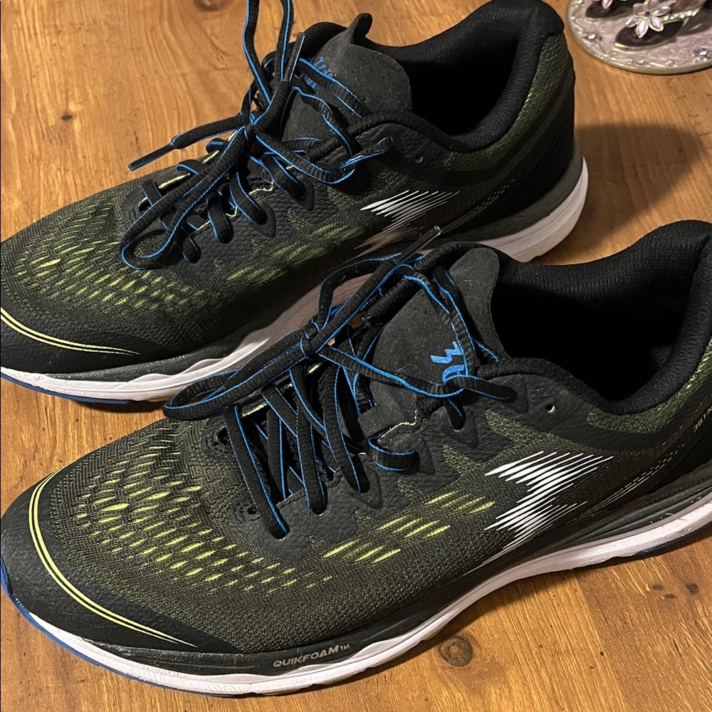 Men's Black and Green Athletic Shoes